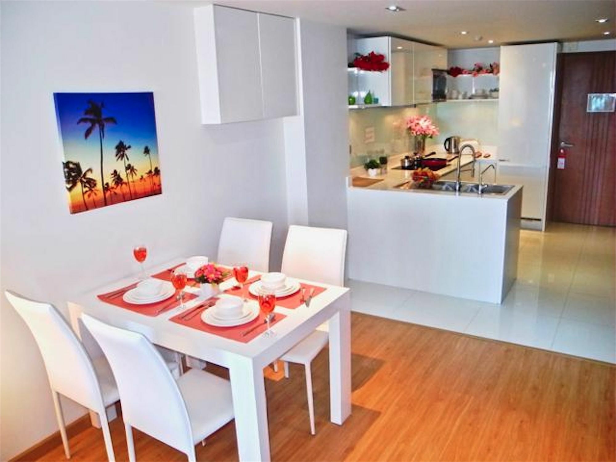 The Privilege Residence : 1 Bedroom Apartment In Patong Екстер'єр фото