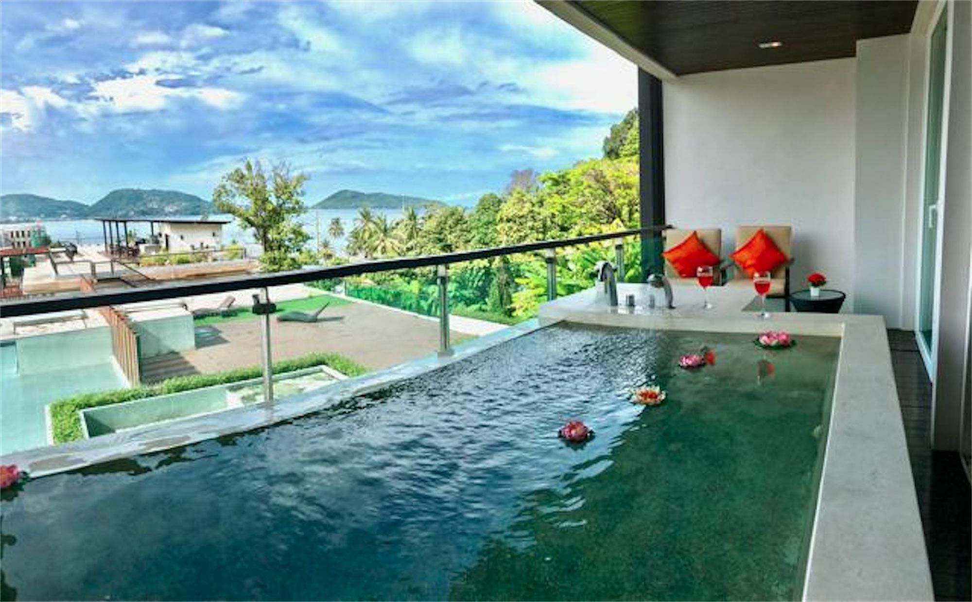 The Privilege Residence : 1 Bedroom Apartment In Patong Екстер'єр фото